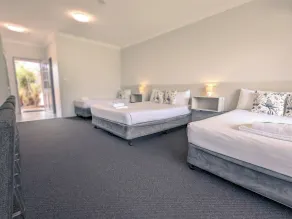 Island Palms Motor Inn - Quarto