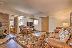 NOUVEAU! Grand Lake Escape w / Fireplace, Grill & Deck! - Intérieur