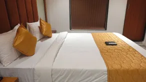 Hotel Palms Residency - Room
