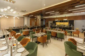 Regenta Place The Golden Castle, Baddi - Restaurant