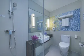 Holiday Inn Express Zhengzhou Longzi Lake by IHG - Bathroom