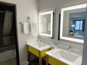 Days Inn by Wyndham Mason City - Salle de bain