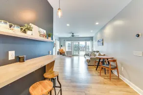 Mountain Views & Fire Pit: Sandgate Getaway - Innvendig