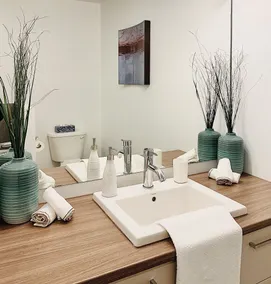 Luxurious and Peaceful Townhouse - Bathroom