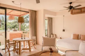 Best-Located Beach Suite with pool. - Chambre