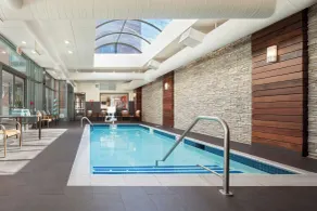 Courtyard by Marriott Boston Brookline - Piscine