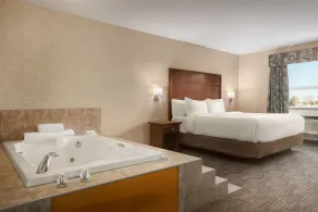 Days Inn & Suites by Wyndham Brooks - Chambre