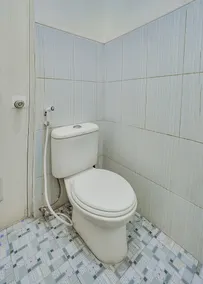 Hotel O Happy Homestay Syariah - Bathroom