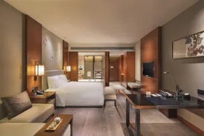 DoubleTree by Hilton Guangzhou Science City-Free Shuttle Bus Service During Canton Fair Period - Room