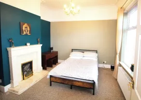 Large Bungalow - 3 Beds 2 Baths - Very Large Enclosed Garden - Dogs Stay Free - Rom