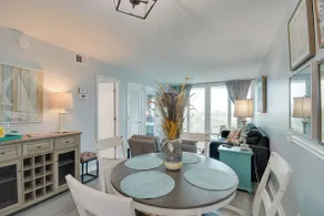 Beachfront Gulf Shores Condo w/ Community Pool! - Innvendig