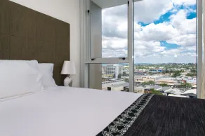 Empire Apartment Hotel Rockhampton - Room