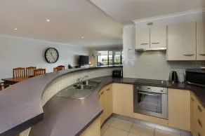 Jubilee Apartment 05 - Bring your own linen - Private kitchen
