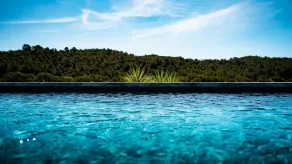 Sous Les Pins gîtes et chambres d'hôtes - Piscina