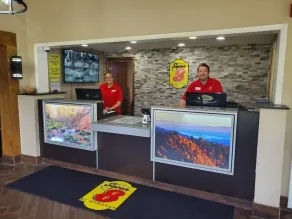 Super 8 by Wyndham Asheville/Biltmore - Reception