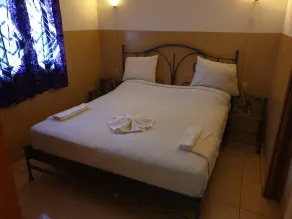 Kunta Kinteh Beach Complex - Room