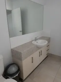 Gemütliches Zimmer mit separatem Eingang und eigenem Badezimmer - Badezimmer