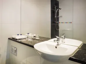 The Palace Hotel - Bathroom