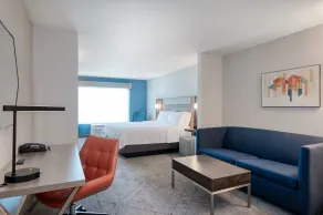 Holiday Inn Express Hotel & Suites Greenwood by IHG - Room