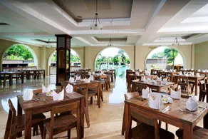 The Westlake Hotel & Resort Yogyakarta - Restaurant