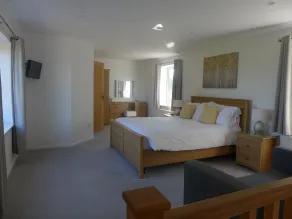 The Rock self-catering holiday cottage and garden lodges - Zimmer