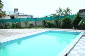 DHAULADHAR HILLS RESORTS - Piscina