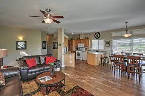 River's Edge Golf Condo w/ Beach Access + Patio! - Interiör