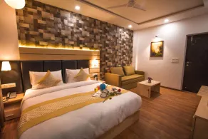 Kadamb Spritual stay - Room