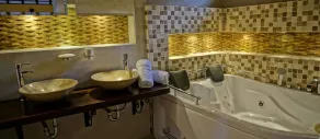 Hotel Bosque de la Villa - Bathroom