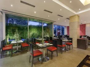 Hometel Roorkee - Restaurant