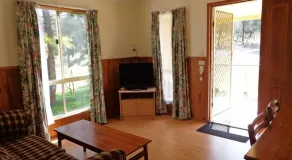 Sandy Hollow Tourist Retreat - Room