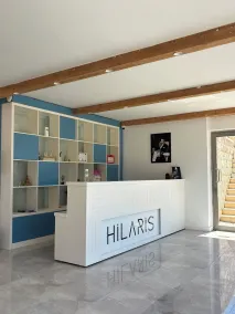 Hilaris Kas - Reception