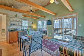 Screened Porch: The Coop Robbinsville Cabin! - Innenbereich