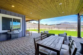 Equine-friendly Stay: Horse Stable Access, Hot Tub - Innenbereich