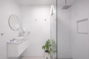 Debbie's Place - Bathroom