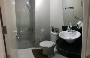 One Palm Tree Apartments - Salle de bain