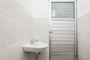 Wisma Silampari Mitra RedDoorz - Bathroom