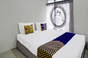 SPOT ON 92388 Villa Segi Delapan - Room