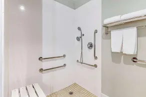 Best Western Plus Wilmington / Wrightsville Beach - Salle de bain