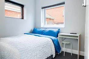 Shirley House 4, Guest House, Fully Equipped Kitchen with Fridge, Washer, Dryer, Self Catering, Self Check in, Great for Contractors, 5 min to BAT, 20 min to Fawley Refinery, close to Southampton Central, Ideal for Longer Stays - Zimmer