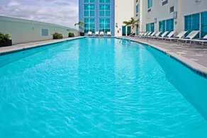 Crowne Plaza Hotel & Resorts Fort Lauderdale Airport/ Cruise by IHG - Piscine