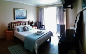 Saltycrax Backpackers and Surf Hostel - Room