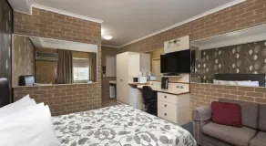 Grand Manor Motor Inn - Zimmer