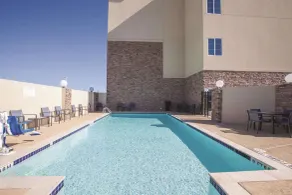 La Quinta by Wyndham Kingsville - Piscine