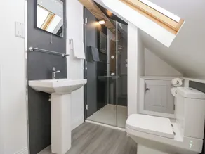 The Coach House - Bathroom