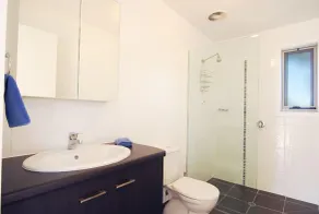 Stirling View - Bathroom