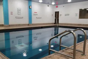 Travelodge by Wyndham Simcoe - Piscine