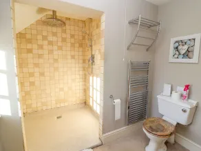 Garden Cottage - Bathroom