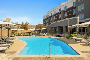 Courtyard by Marriott Starkville MSU at The Mill Conference Center - Piscine