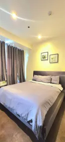 Luxurious 2BR Condo in Makati City with Stunning Views - Room